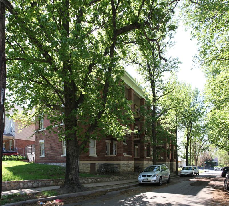 113-119 N Bales Ave in Kansas City, MO - Foto de edificio