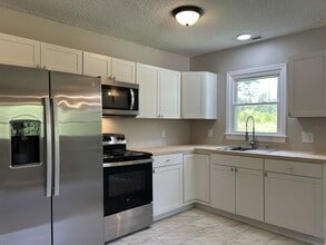 3992 Dug Hill Rd in Lenoir, NC - Building Photo - Building Photo