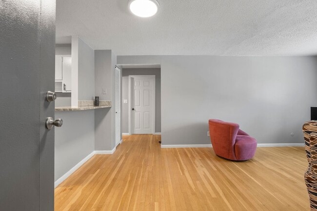 99 Cluff Crossing Rd in Salem, NH - Foto de edificio - Building Photo