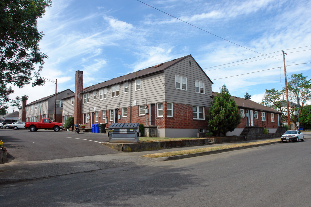 Siena Apartments in Portland, OR - Building Photo