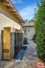 29734 Mulholland Hwy in Agoura Hills, CA - Building Photo - Building Photo