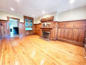 1793 Beacon St, Unit 5 in Brookline, MA - Building Photo - Building Photo