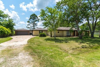 19124 County Rd 520A in Brazoria, TX - Building Photo - Building Photo