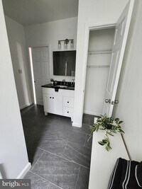 2327 S Rosewood St photo'