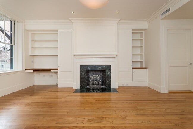 64 Mt Vernon St in Boston, MA - Building Photo - Building Photo