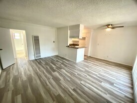 14109 Hatteras St in Los Angeles, CA - Building Photo