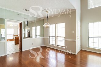 18732 Voss Rd in Dallas, TX - Building Photo - Building Photo