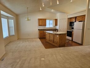 1285 Jackson Dr in Ammon, ID - Foto de edificio - Building Photo
