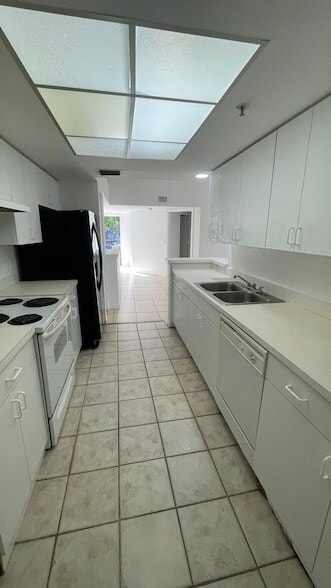 property at 4199 N Haverhill Rd