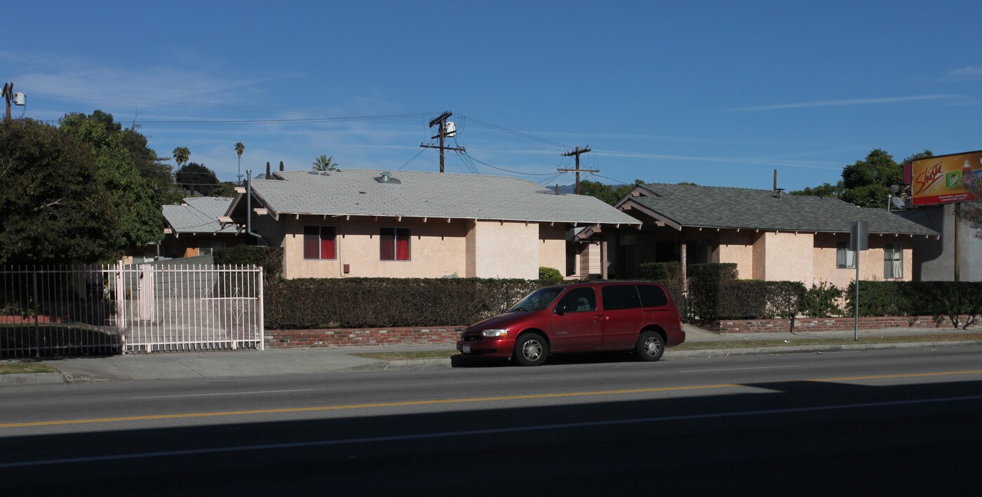 5925 York Blvd in Los Angeles, CA - Foto de edificio