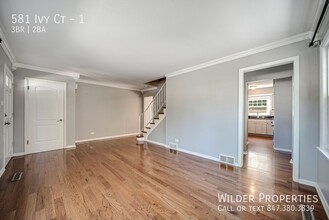 581 Ivy Ct in Lake Forest, IL - Building Photo - Building Photo