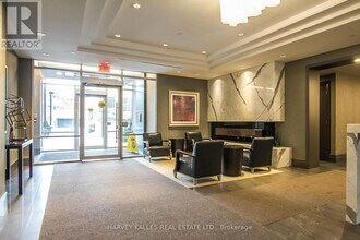 60 Berwick Ave in Toronto, ON - Building Photo - Building Photo