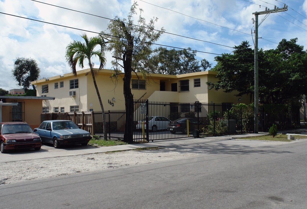 160 NE 55th St in Miami, FL - Building Photo