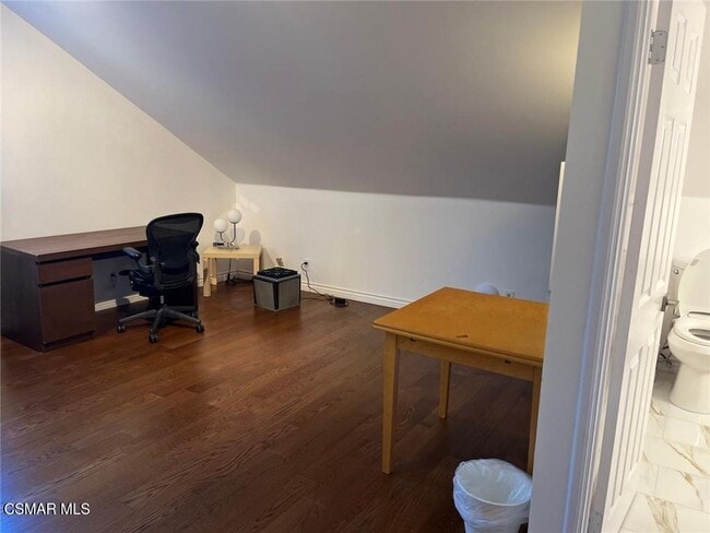 23300 Raymond St in Chatsworth, CA - Building Photo - Building Photo