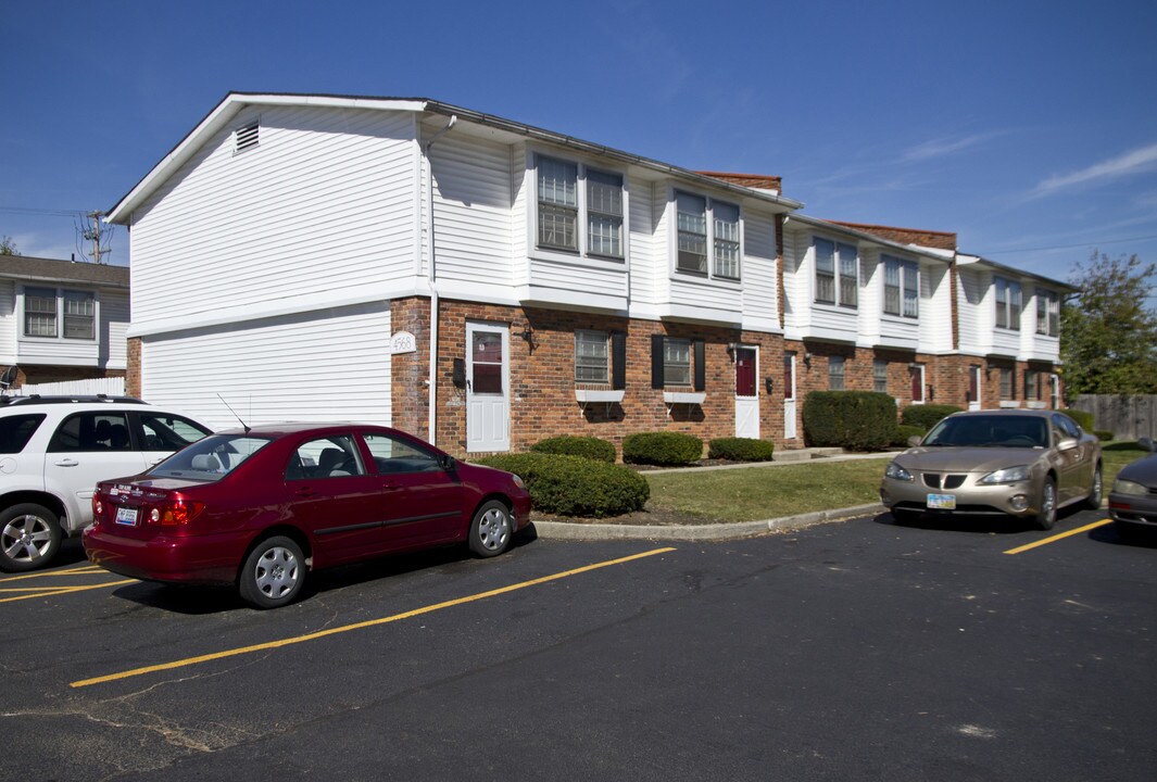 Gaslight Village in Columbus, OH - Building Photo