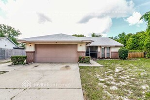 13719 Whitby Rd in Hudson, FL - Building Photo