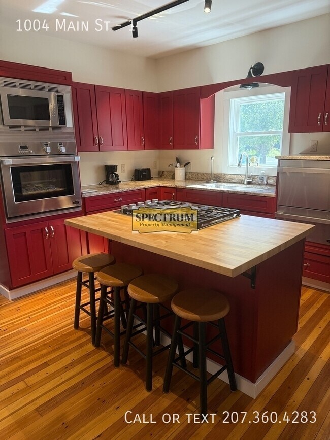 1004 Main St in Vassalboro, ME - Building Photo - Building Photo