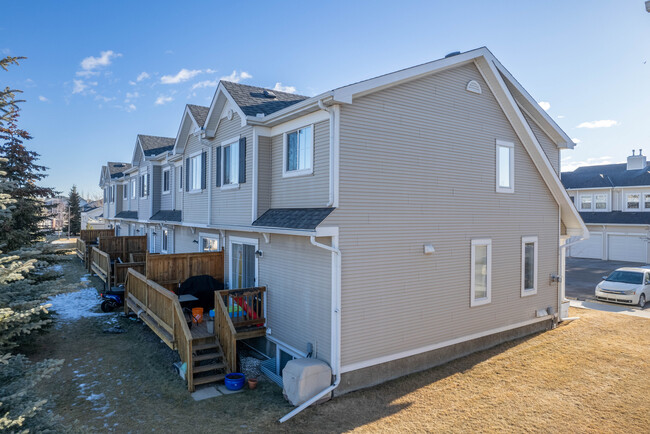 145 Country Village Mano NW in Calgary, AB - Building Photo - Building Photo