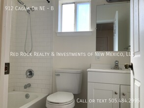 912 Cagua Dr NE in Albuquerque, NM - Building Photo - Building Photo