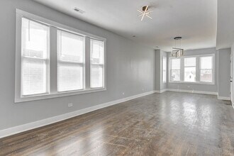 2935 N Lawndale Ave in Chicago, IL - Building Photo - Building Photo