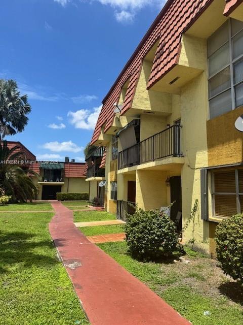 8003 W 6th Ave in Hialeah, FL - Building Photo