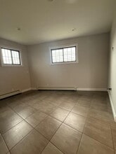 201 Higbie Ln in West Islip, NY - Building Photo - Building Photo