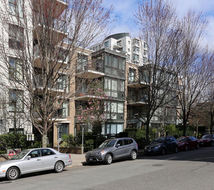 1491 W 7th Ave in Vancouver, BC - Building Photo