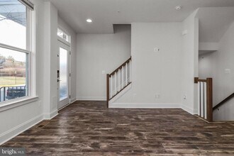 14583 Lakestone Dr in Chantilly, VA - Building Photo - Building Photo