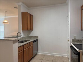18105 Back Stretch Ln in Tampa, FL - Building Photo - Building Photo