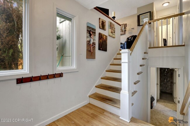 9816 St Lawrence Cir in Anchorage, AK - Building Photo - Building Photo