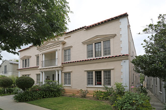 140 S Roxbury Dr in Beverly Hills, CA - Building Photo - Building Photo