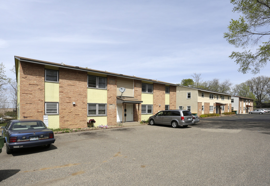 Mark Trrace Apartments in Spring Lake Park, MN - Building Photo