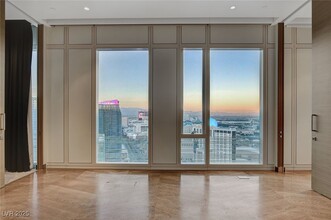 3750 S Las Vegas Blvd in Las Vegas, NV - Building Photo - Building Photo