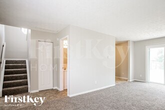 5314 Traditions Dr, Unit 61 in Indianapolis, IN - Foto de edificio - Building Photo