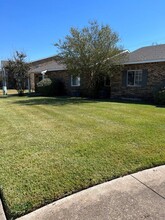 Stuart Apartments in Baytown, TX - Building Photo - Building Photo