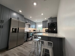 266 13th St, Unit 2 in Palisades Park, NJ - Building Photo - Building Photo