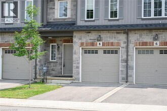 8 Cleland Ave in Hamilton, ON - Building Photo - Building Photo