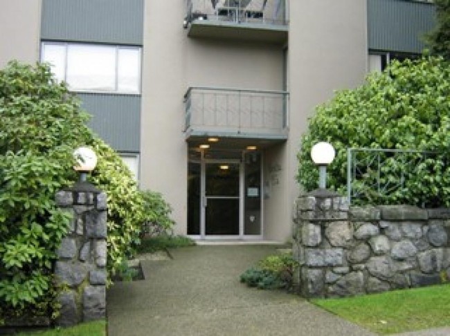 La Sherrie Apartments in Vancouver, BC - Building Photo - Building Photo