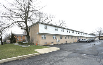 Tyler Court Apartments in Lakewood, NJ - Building Photo - Building Photo