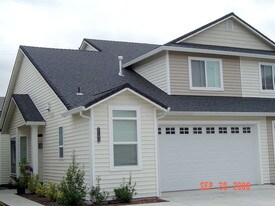 2103 NE 81st Ave in Vancouver, WA - Building Photo