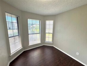 13320 Fall Manor Dr in Dallas, TX - Building Photo - Building Photo