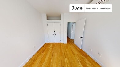Private bedroom in 5 bed/3 bath Home in New York, NY - Building Photo - Building Photo