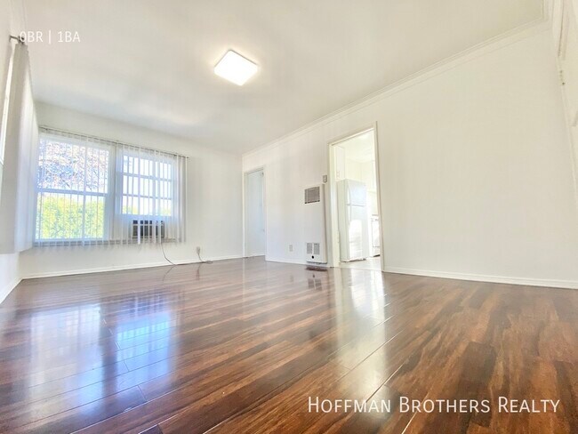 property at 1519 Laurel Ave
