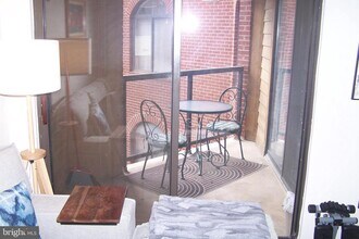 1029 N Stuart St in Arlington, VA - Building Photo - Building Photo