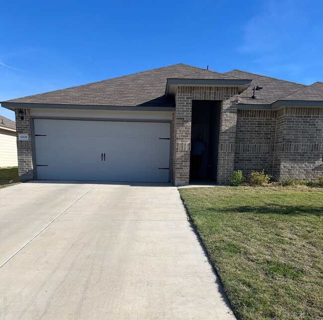 property at 9008 Cantera Rdg Rd