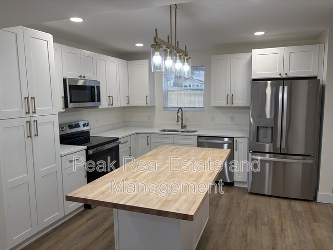 2020 Towner Ave SW in Grand Rapids, MI - Building Photo - Building Photo