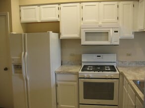 517 Woodhaven Dr in Mundelein, IL - Building Photo - Building Photo