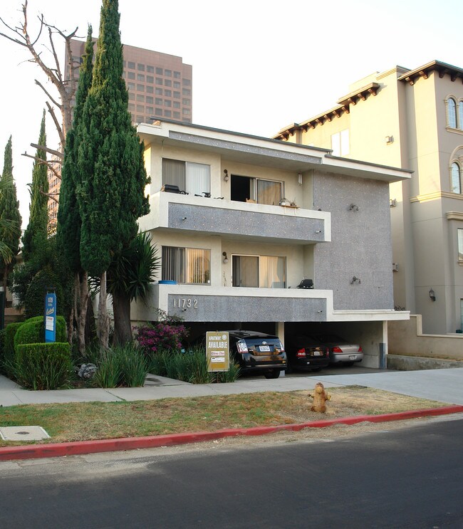 11732 Kiowa Ave in Los Angeles, CA - Building Photo - Building Photo