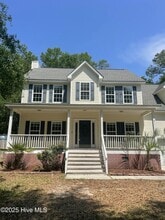 151 Bayshore Dr in Sneads Ferry, NC - Foto de edificio - Building Photo
