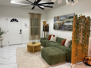 9 Buccaneer Dr in Hidalgo, TX - Building Photo - Building Photo